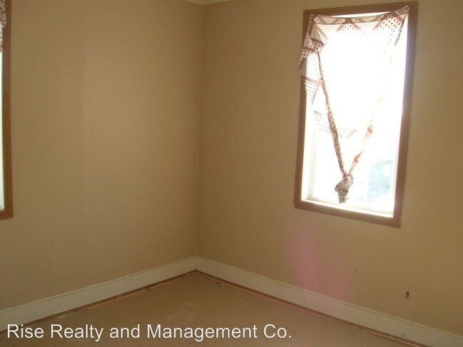 Building Photo - 212 N Pierce Ave