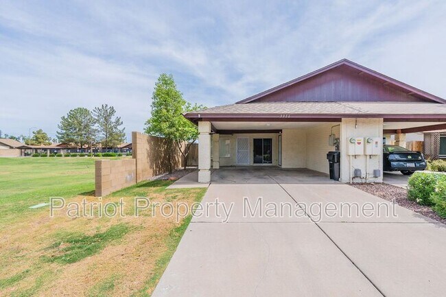 Foto del edificio - 3316 E Crescent Ave