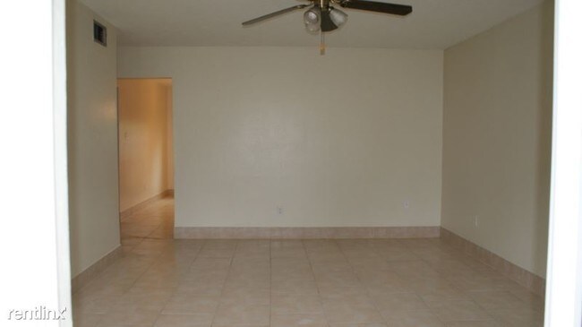 Building Photo - 2 br, 1 bath Apartment - 130 Normandy Ave