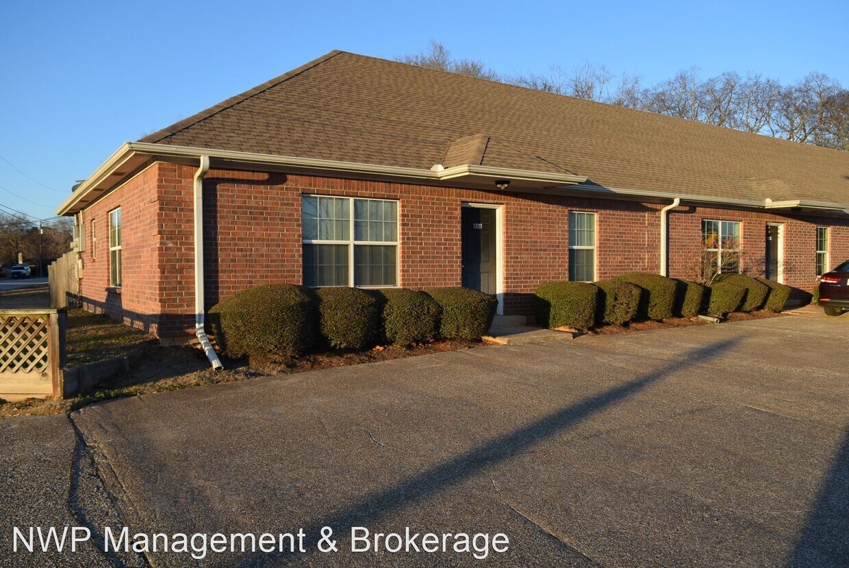 Primary Photo - 2 br, 1 bath House - 804 West Main Street