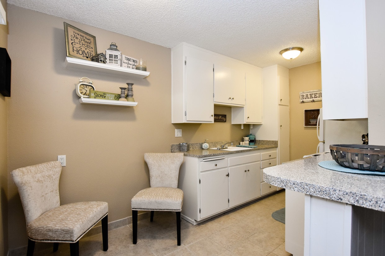 Foto principal - 950 S Garfield St