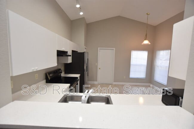 Building Photo - 141 Osprey Heights Dr