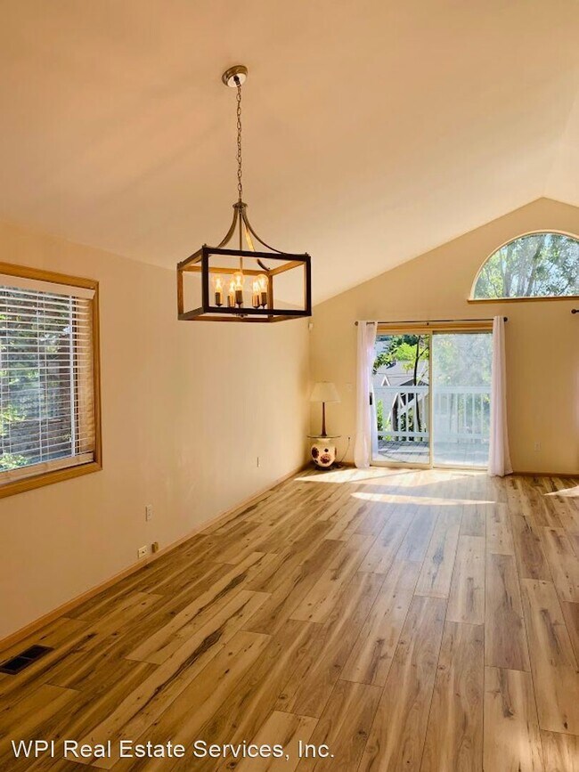 Foto del edificio - 3 br, 2 bath House - 5316 8th Ave NE