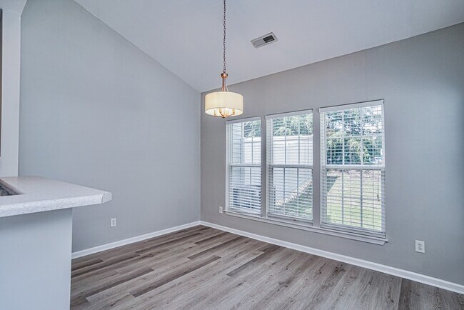 Building Photo - 359 Moonstone Dr