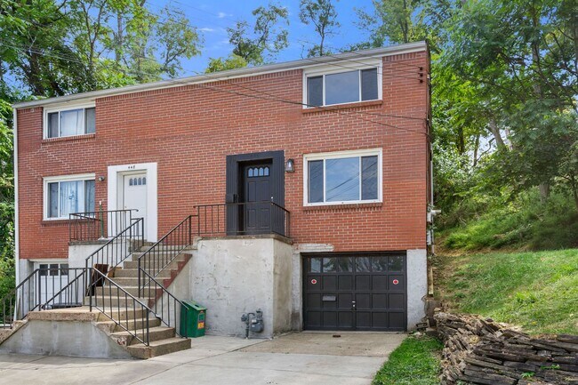 Foto del edificio - Newly Renovated 2 Bed, 1 Bath Home - Off-S...