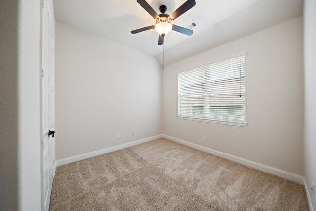 Building Photo - 27330 Aspen Falls Ln