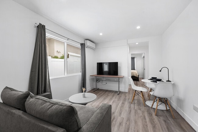 Building Photo - 18017 Collins St