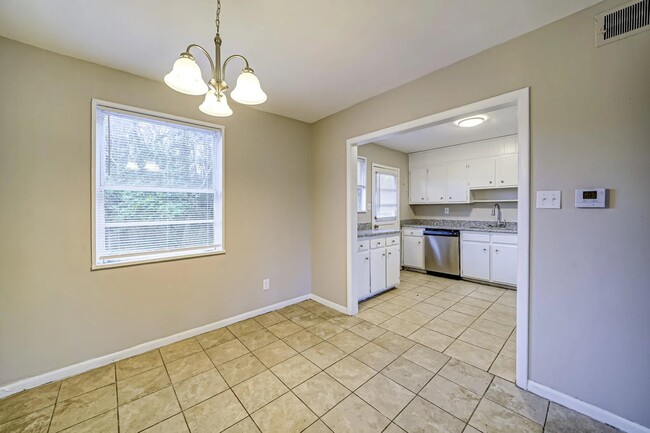 Foto del edificio - 693 Aldrich St NE