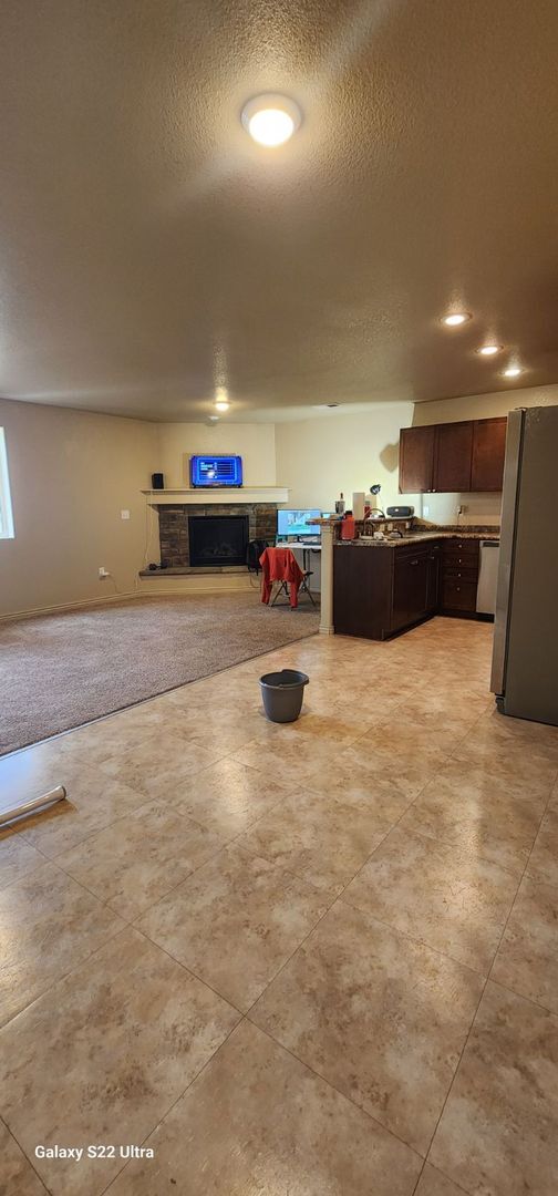 Interior Photo - East6th203 (KC-AM)