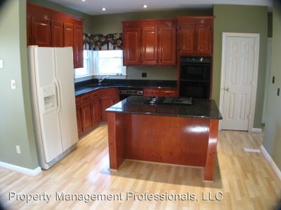 Building Photo - 328 Spice Bush Ct