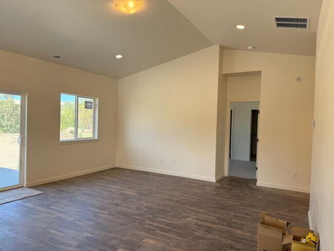 Foto del edificio - Brand New 4 bedroom, 2 bath, 2 car garage ...