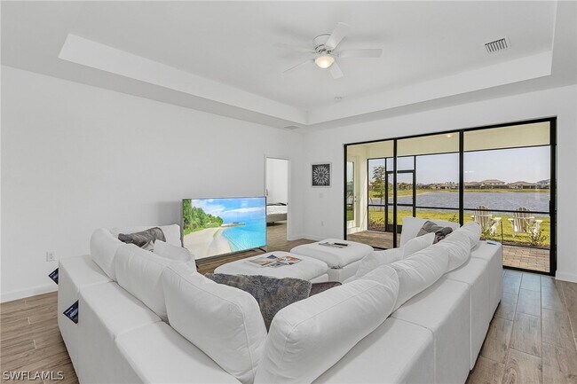Foto del edificio - 18274 Ridgeline Dr