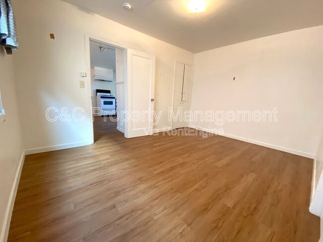Foto del edificio - 554 Lighthouse Ave