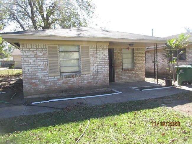 Building Photo - 7518 Lockwood Dr