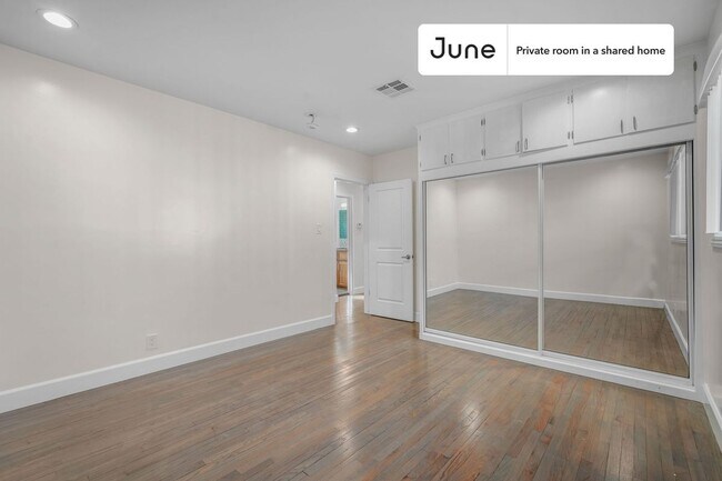 Foto del edificio - Room in Shared 4 bed/2 bath home