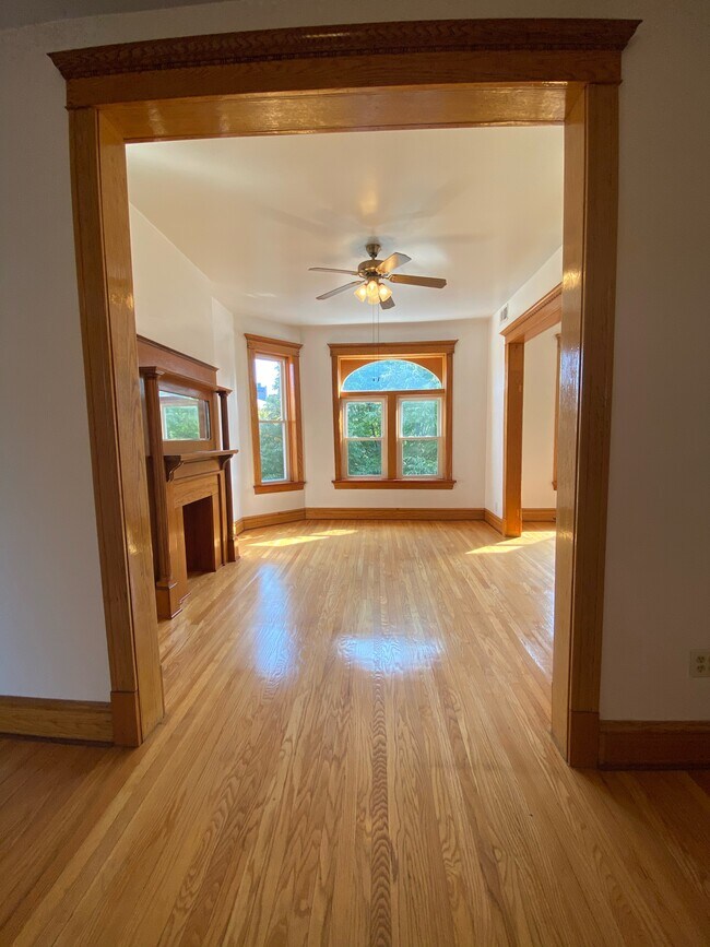 Foto del edificio - 2722 W Haddon Ave