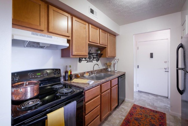 Merlot - Renovated Kitchen - West Hills Apartments