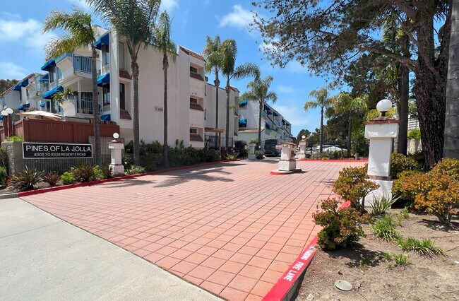 puerta del coche - 8310 Regents Rd