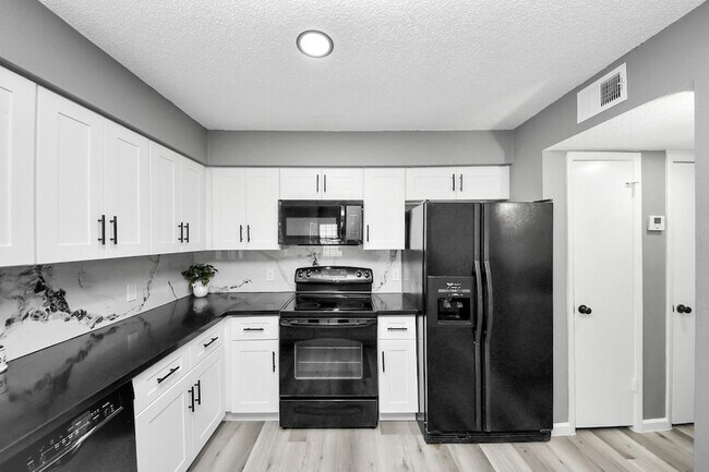 Foto del edificio - 6281 Ludington Dr