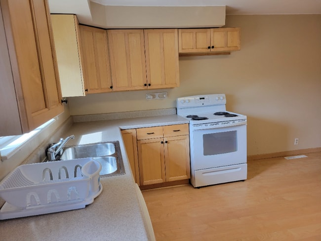 Building Photo - 2811 Tharp Dr