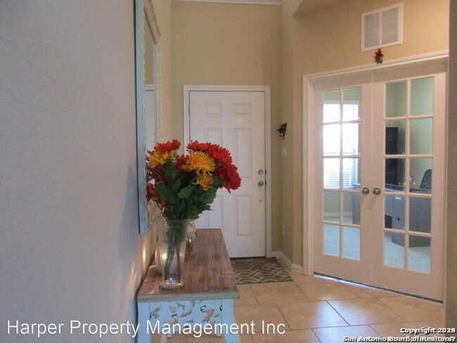 Foto del edificio - 4 br, 2.5 bath House - 5919 Akin Elm