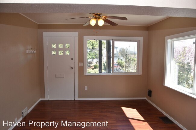 Building Photo - 3 br, 1 bath House - 2350 S Grant Ave