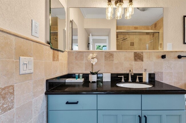 Foto del edificio - 3221 Seaward Dr