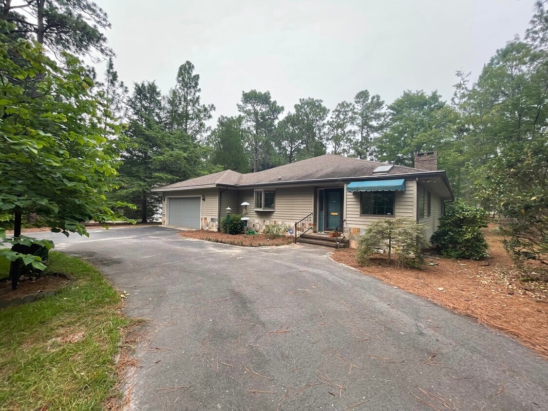 Primary Photo - 105 Longleaf Rd
