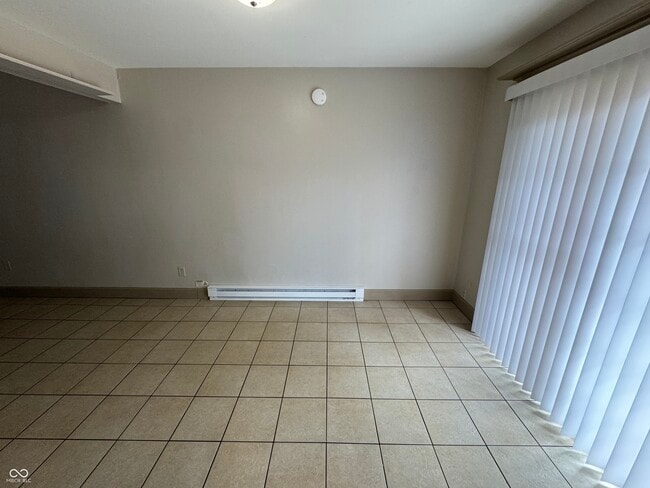 Building Photo - 4847 Mt Vernon Dr