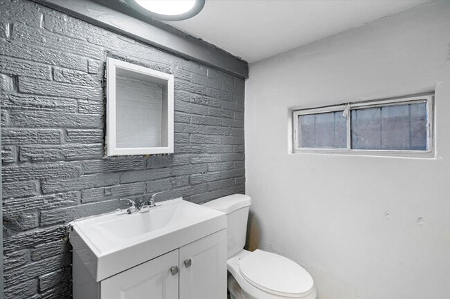 Building Photo - 5620 Esperanza Dr NW