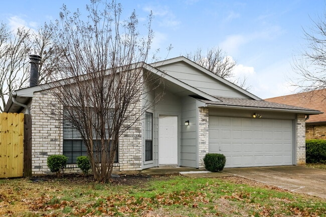 Building Photo - 2406 Wildbriar Dr