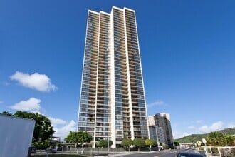 Building Photo - 990 Ala Nanala St