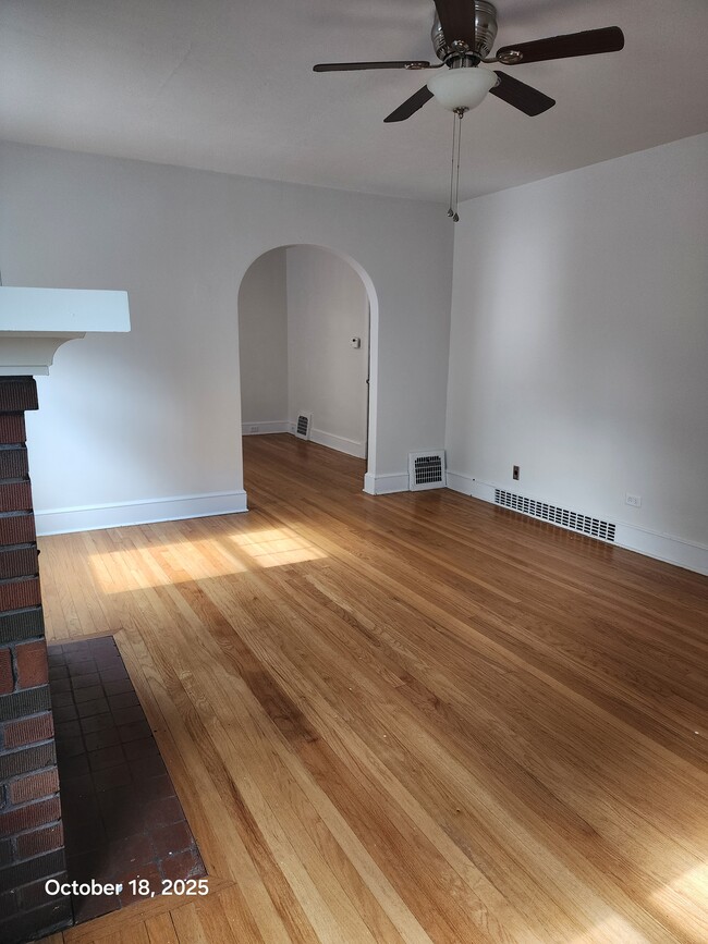 Foto del edificio - 519 Durston Ave