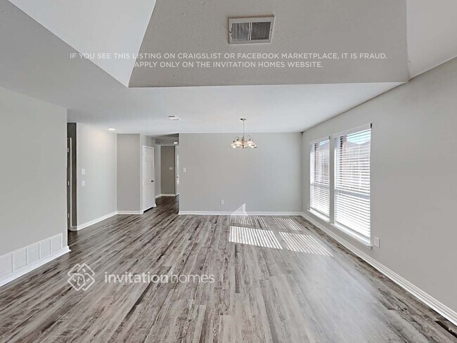 Foto del edificio - 7000 Club Creek Dr