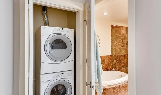 Building Photo - 7220 W Bonfils Pl