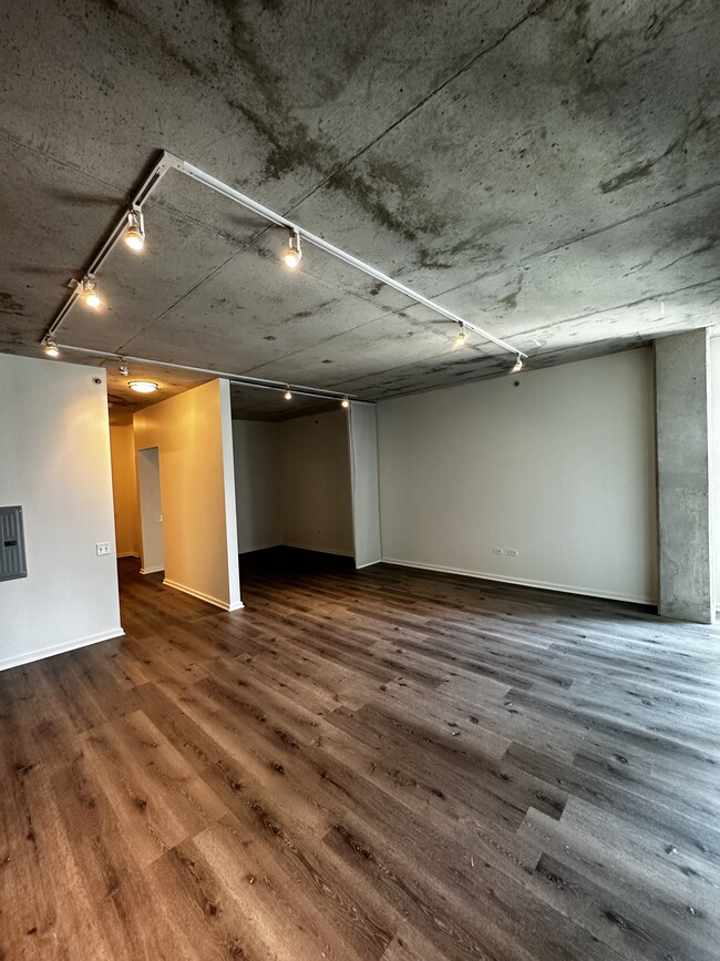 Foto del edificio - 659 W Randolph St