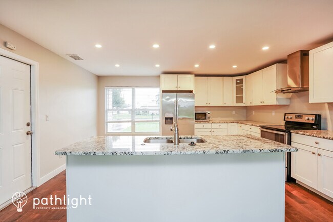 Foto del edificio - 1495 Charmont Place