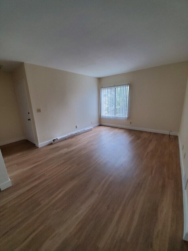 13000 Dronfield Ave Unit 106, Los Angeles, CA 91342 Apartments in Los