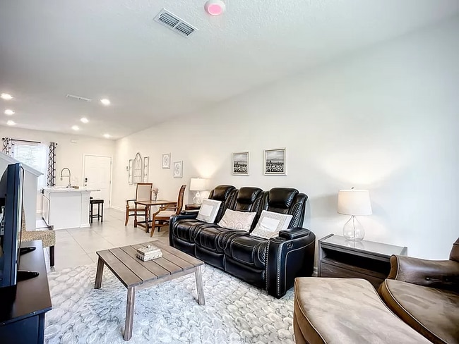 Building Photo - 785 Rotary Rd