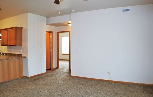 Foto del edificio - $1,200 | 2 Bedroom, 2 Bathroom Condo | No ...