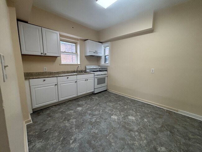 Foto del edificio - 380 East Ave