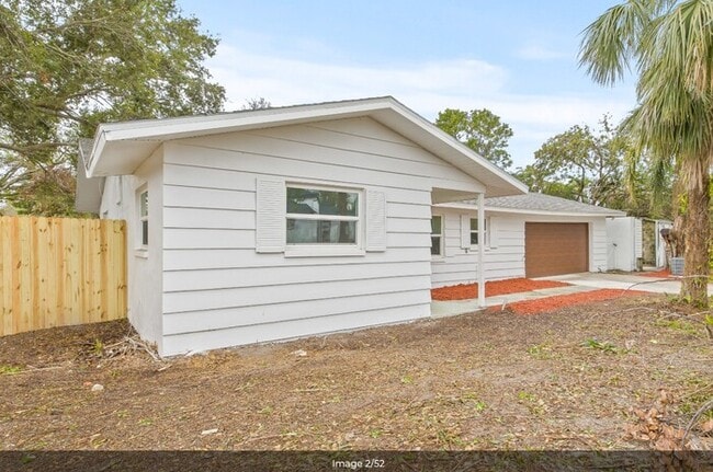 Building Photo - Home For Rent in Clearwater Manor!
