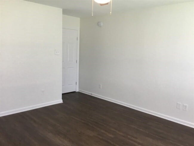 Building Photo - 1034 Chase Park Dr