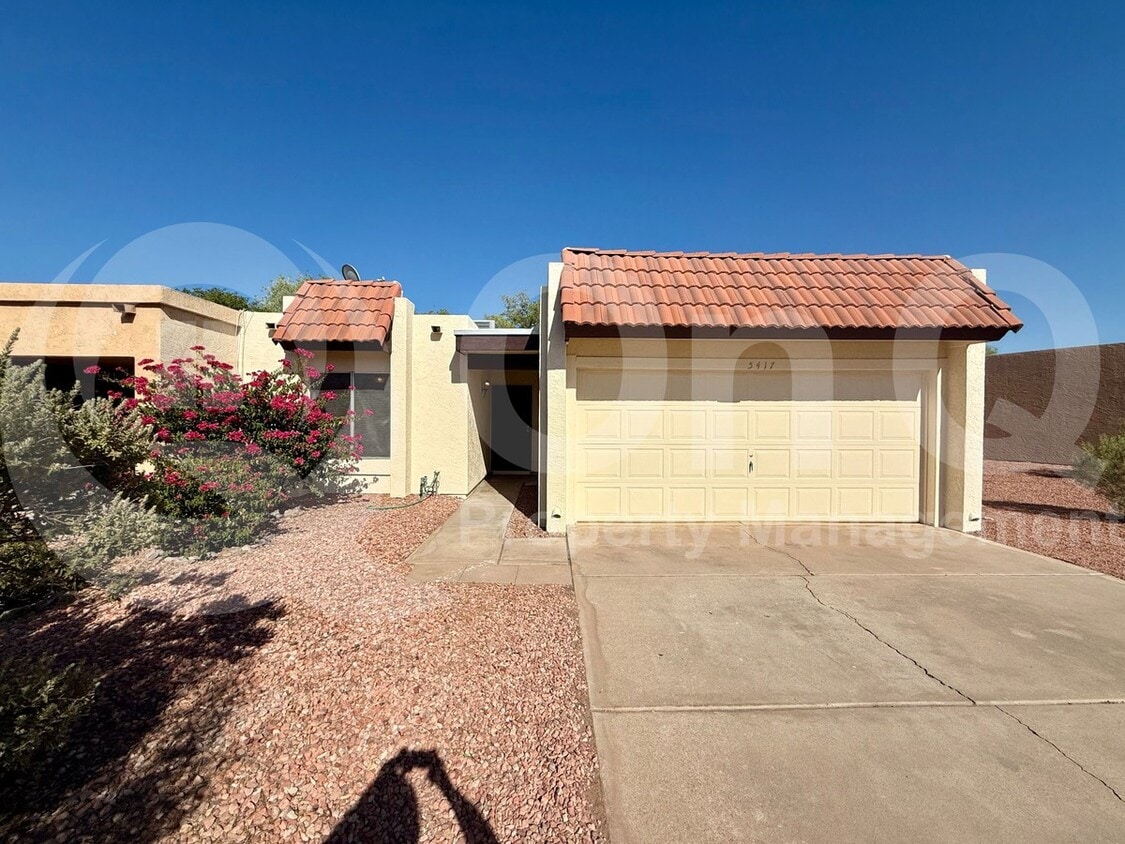 Primary Photo - 5417 S Mitchell Dr