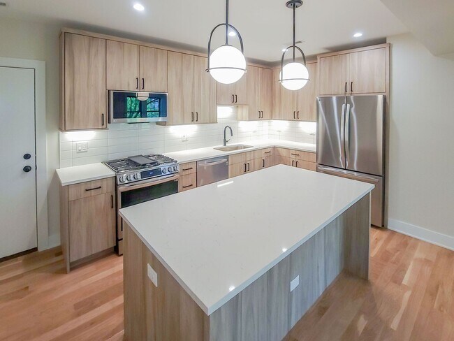 Foto del edificio - 4853 N Seeley Ave