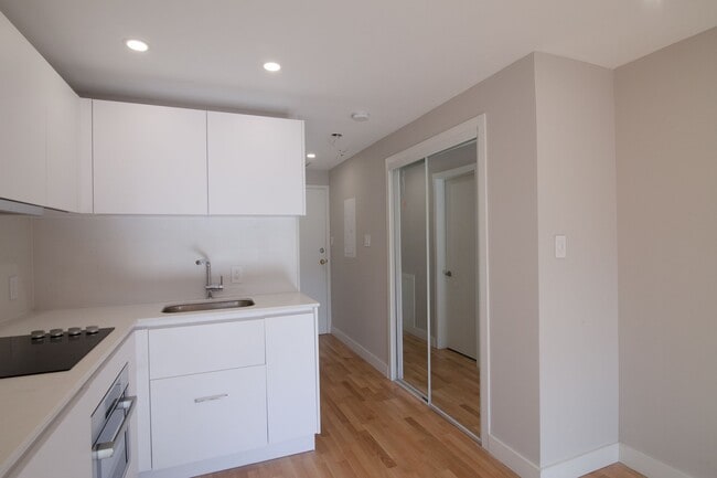 Building Photo - 3460 Rue Durocher