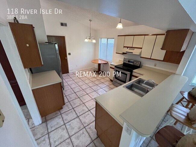 Foto del edificio - 118 River Isle Dr