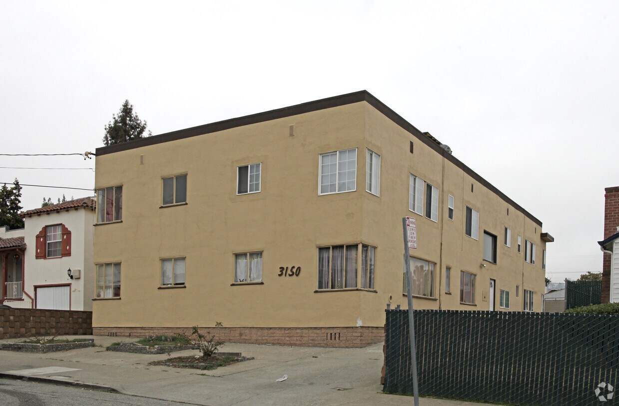 Primary Photo - 3150 Brookdale Ave