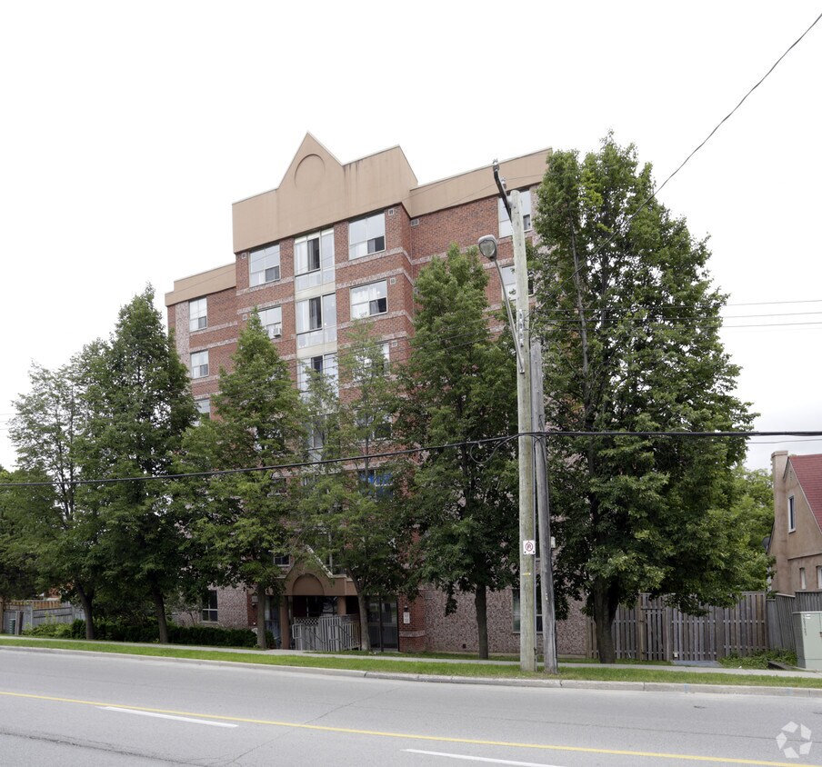 14 Worsley Apartments 14 Worsley St Barrie, ON