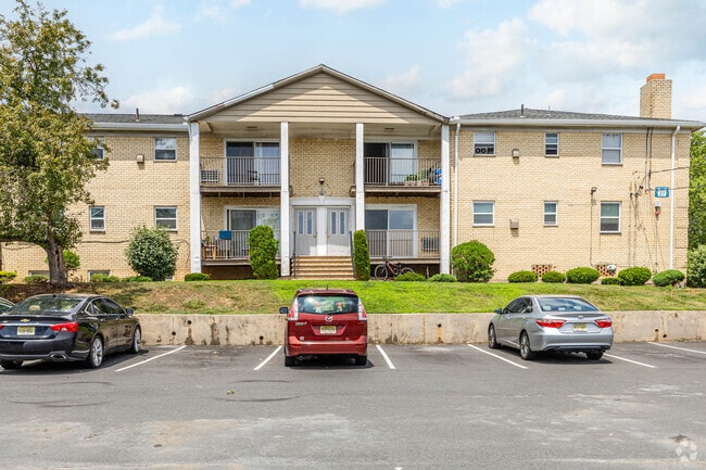 Building Photo - Carteret Gardens